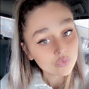 Meet your Posher, Raquel